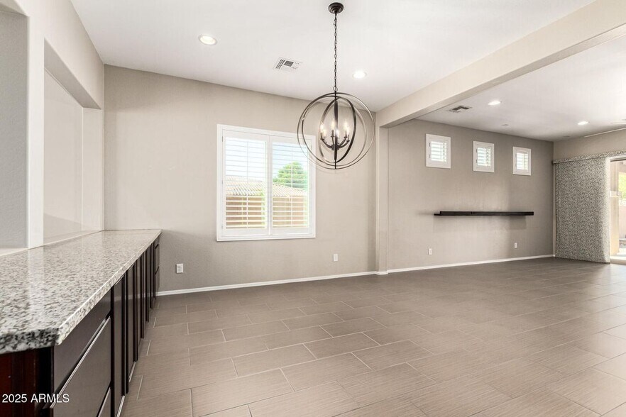 Building Photo - 21004 E Sunset Dr