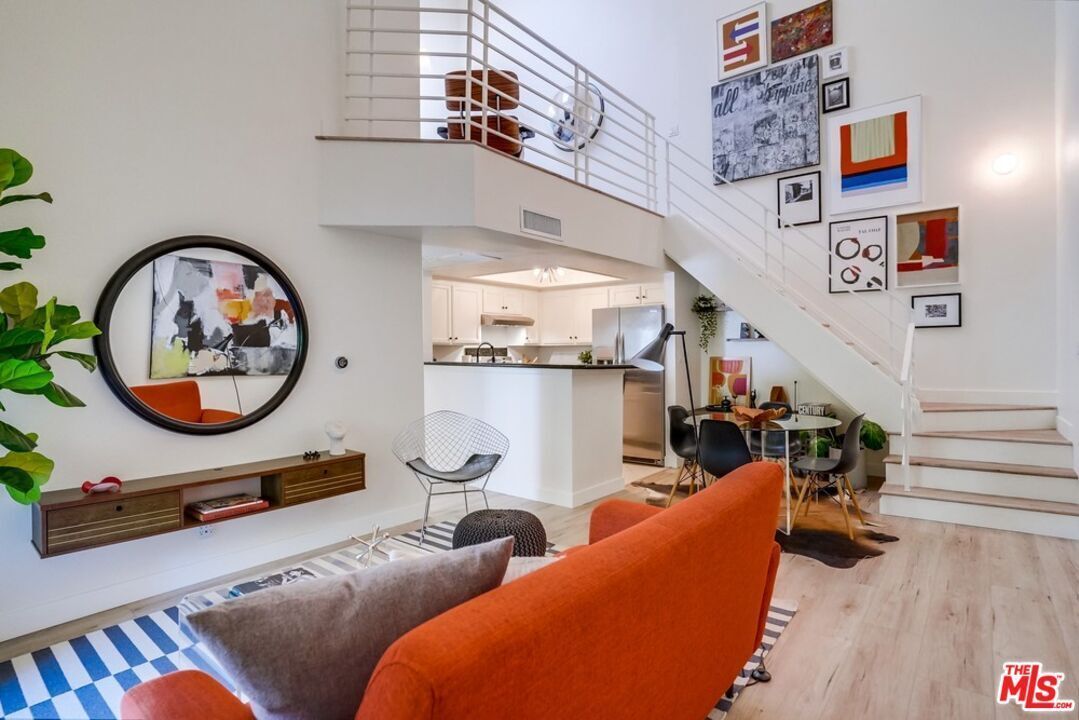 Building Photo - 64 N Mar Vista Ave