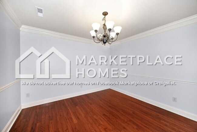 Building Photo - 1015 Ashenbury Park