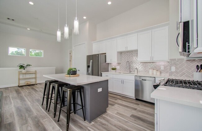 Building Photo - 774 Paul Quinn St