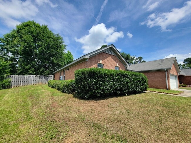 Building Photo - 4740 Waltons Cir
