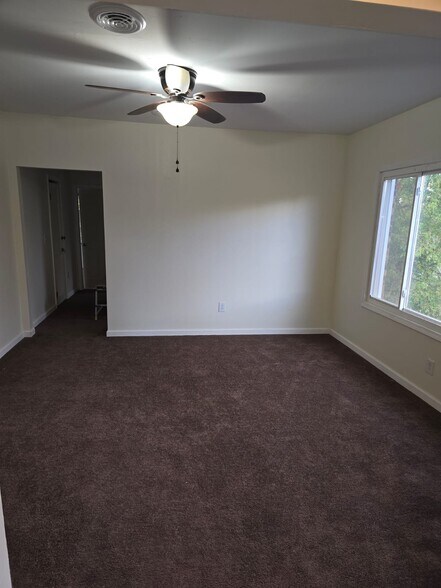 Dining room - 15503 Ward St