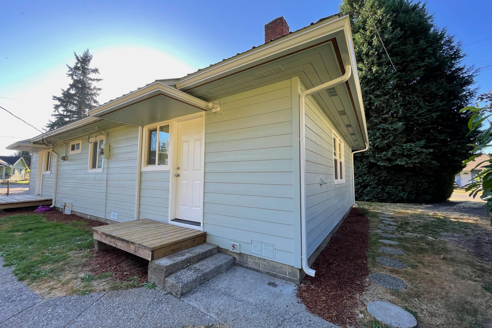 Building Photo - 2102 W 28th St