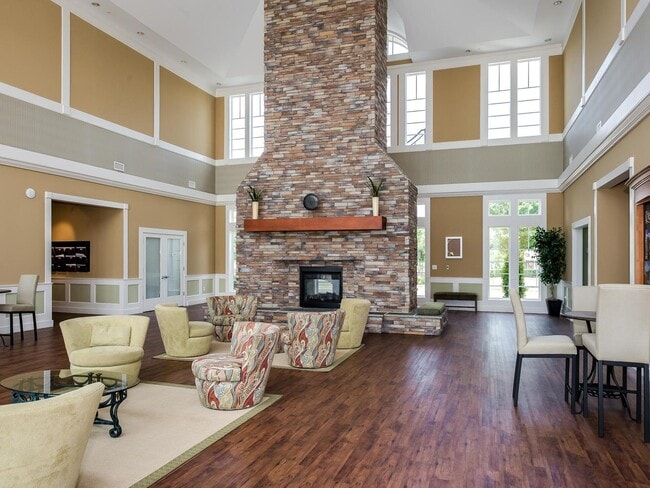 Building Photo - Great location off Archdale!