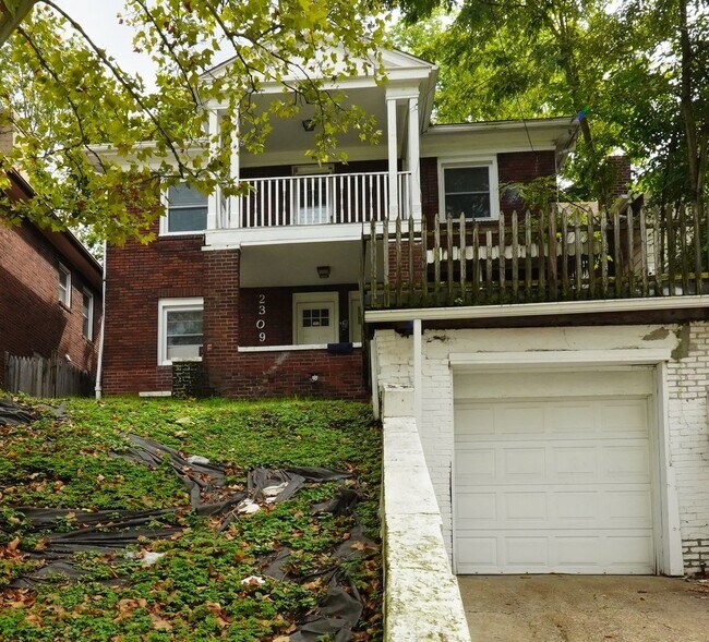 Building Photo - 2309 Tilbury Ave