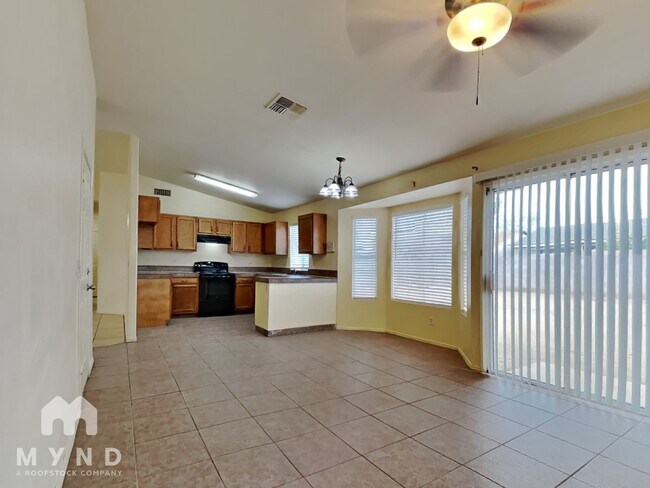 Building Photo - 6642 W Pima St