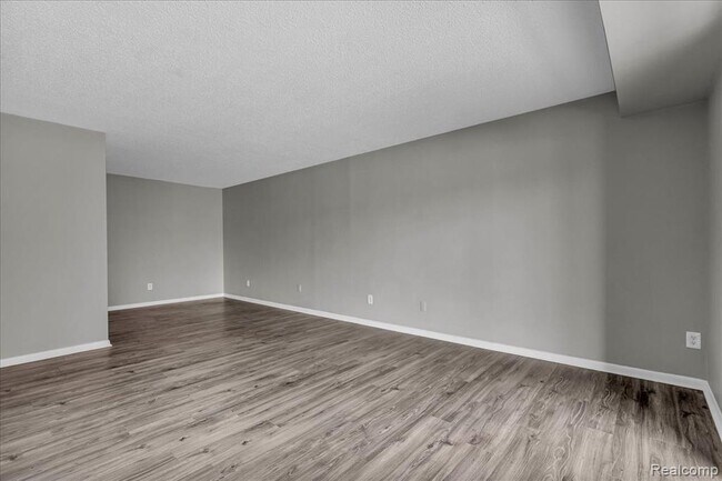 Building Photo - 411 S Old Woodward Ave