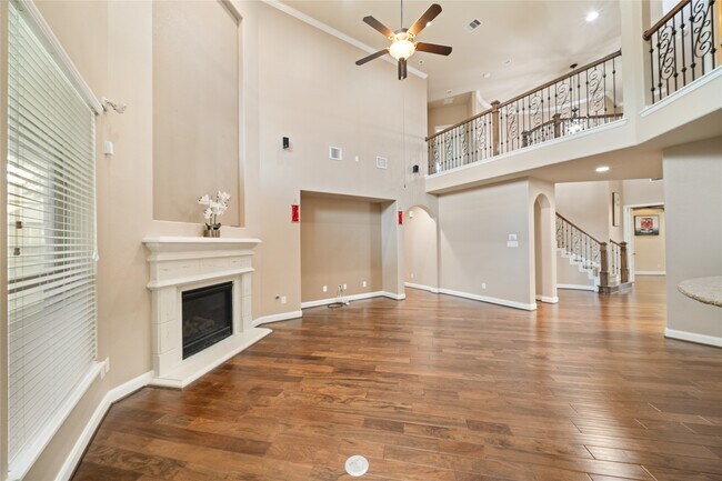 Building Photo - 10314 Radcliff Lake Dr