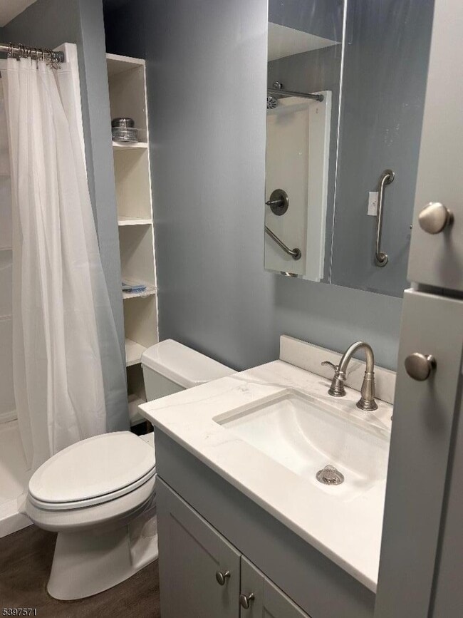 Building Photo - 18 Cedar St