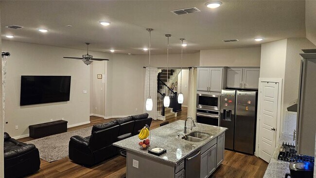 Building Photo - 18218 Bluebird Br Ln