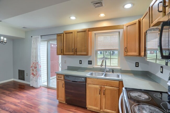 Building Photo - 1284 Hunters Ridge Dr