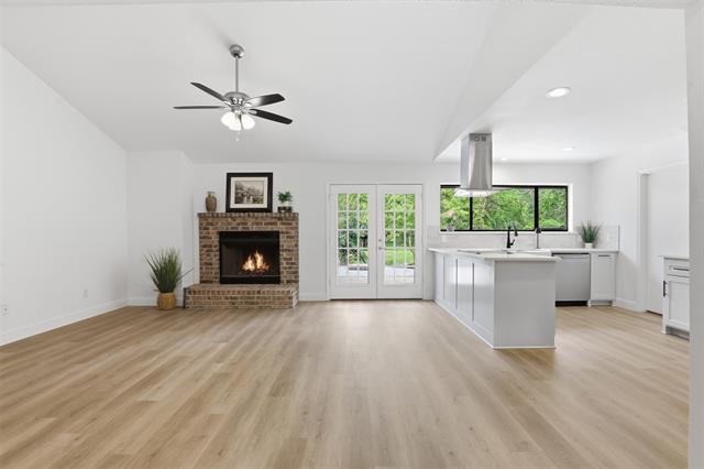 Building Photo - 300 Hidden Valley Dr