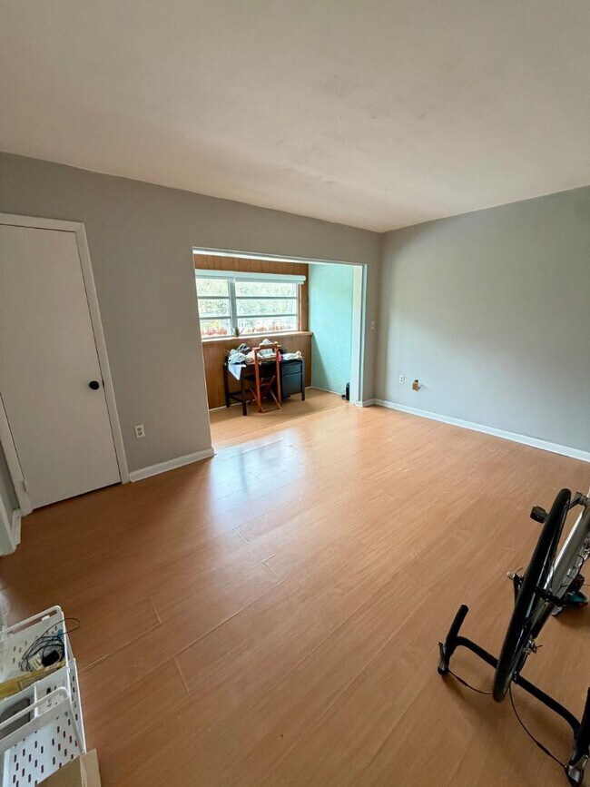 Building Photo - 8785 SW 137th Ave