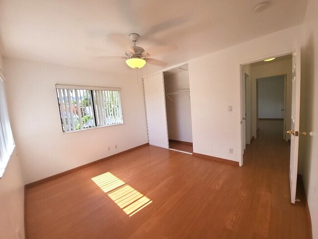 Building Photo - Pet-Friendly, Centrally Located With Solar!