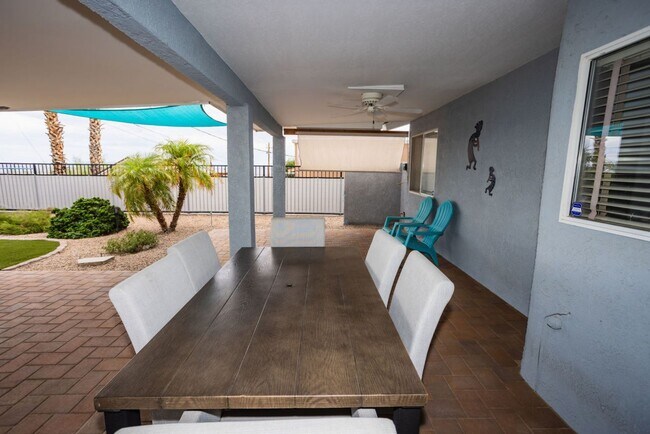 Building Photo - 3 BEDROOM 2 BATH 2 CAR GARAGE POOL HOME W/...