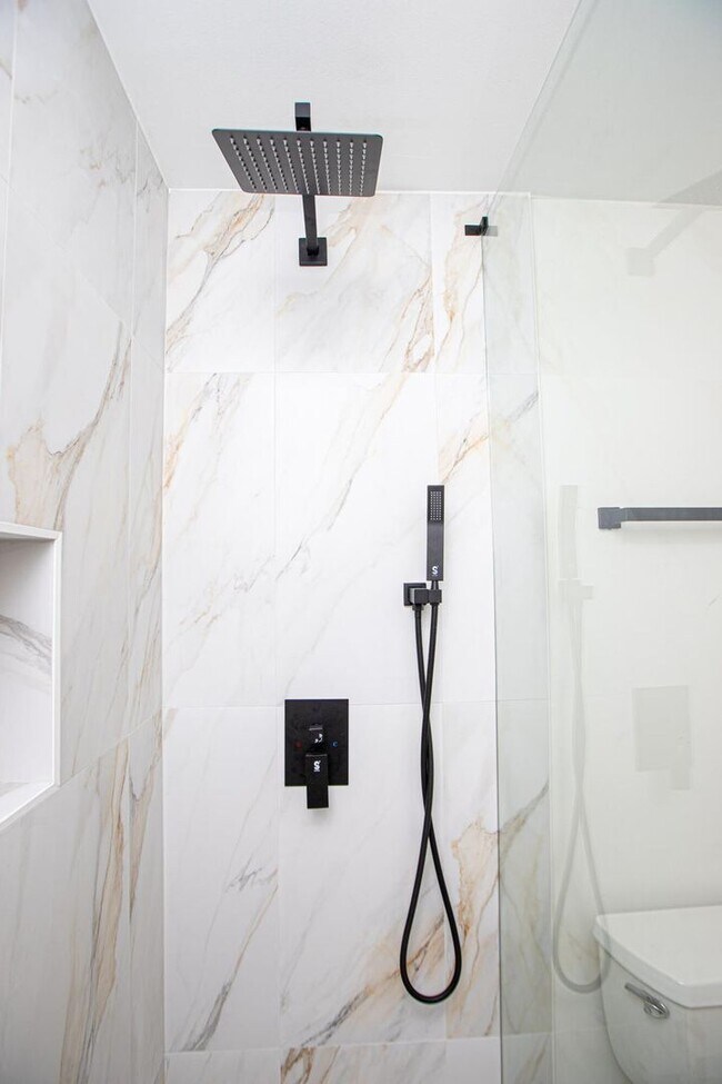 Building Photo - 10881 La Salinas Cir