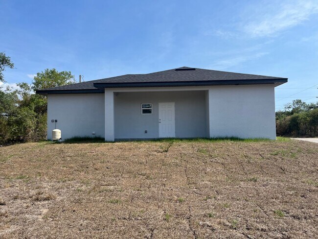 Building Photo - ASK US HOW TO GET FREE RENT!!-Brand New Co...