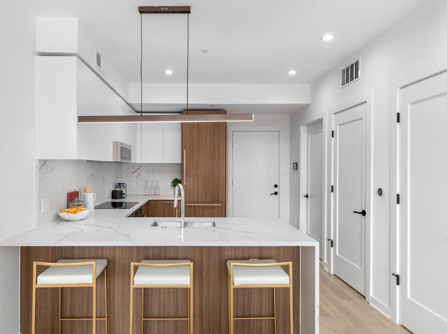 Building Photo - Stylish & Sophisticated in Shepherd Park!