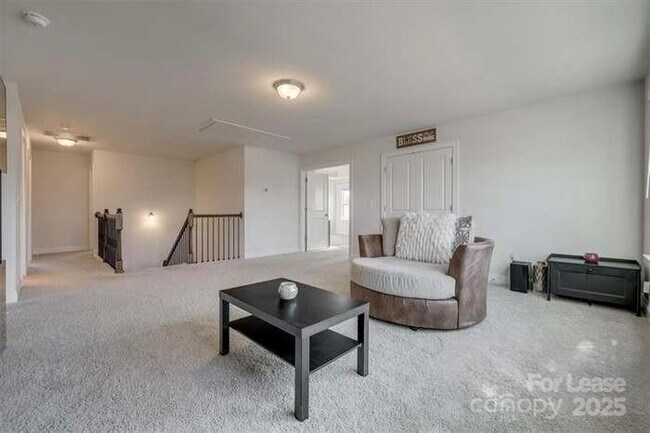 Building Photo - 6299 Artigas Dr