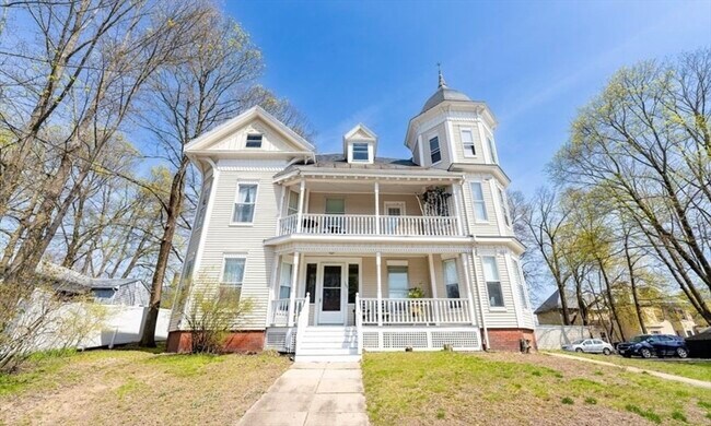 Building Photo - 107 Chestnut St