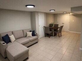 Building Photo - 3381 Horsehead S