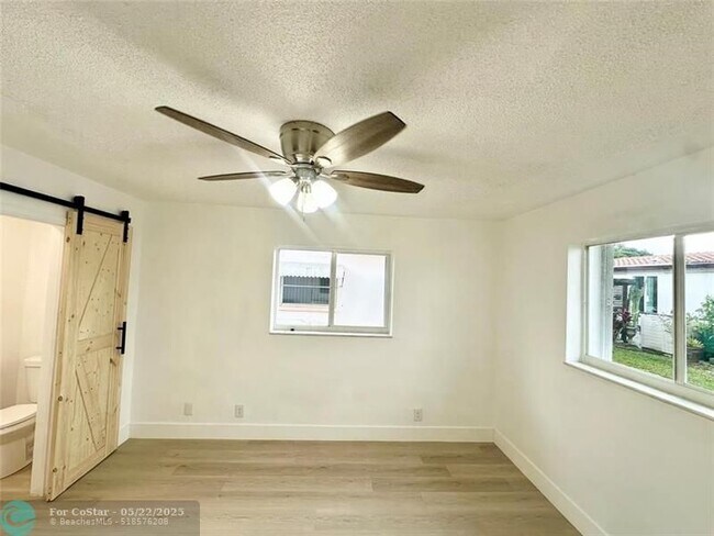 Building Photo - 4510 NW 49th Dr