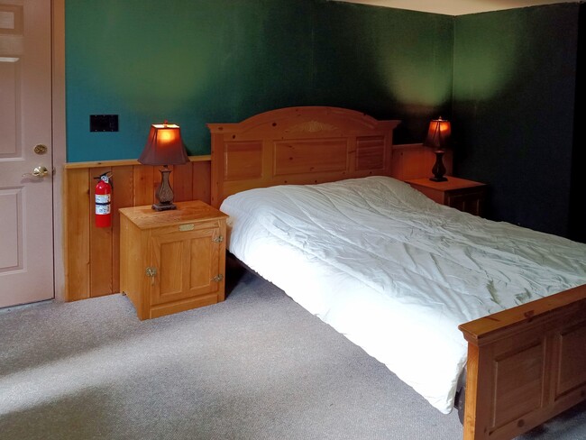 Furnished bedroom. - 8008 149th St NW