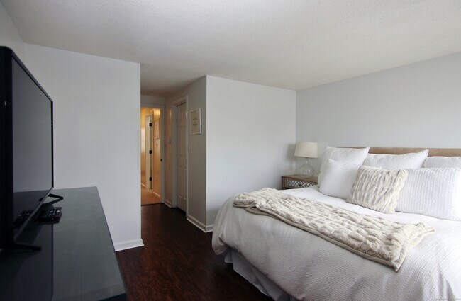 Building Photo - 256 Washington Blvd