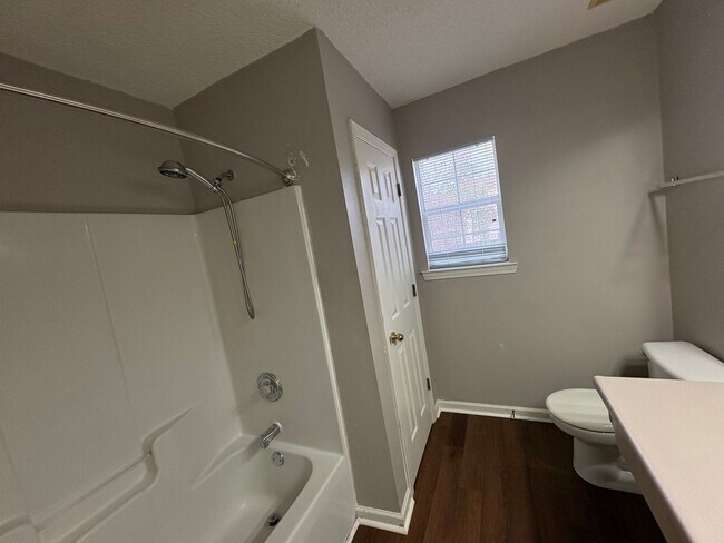 Building Photo - Great Georgetown Home