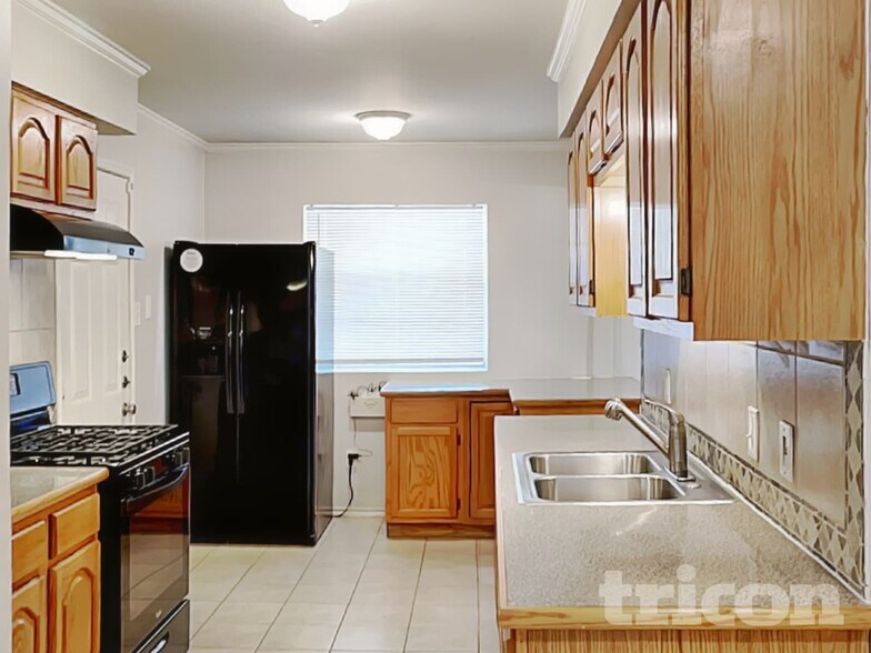 Building Photo - 726 Cindy Dr