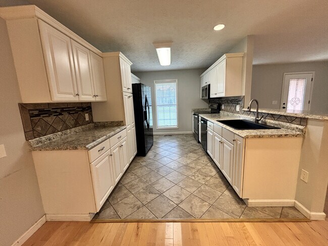 Building Photo - 19 Antietam Dr
