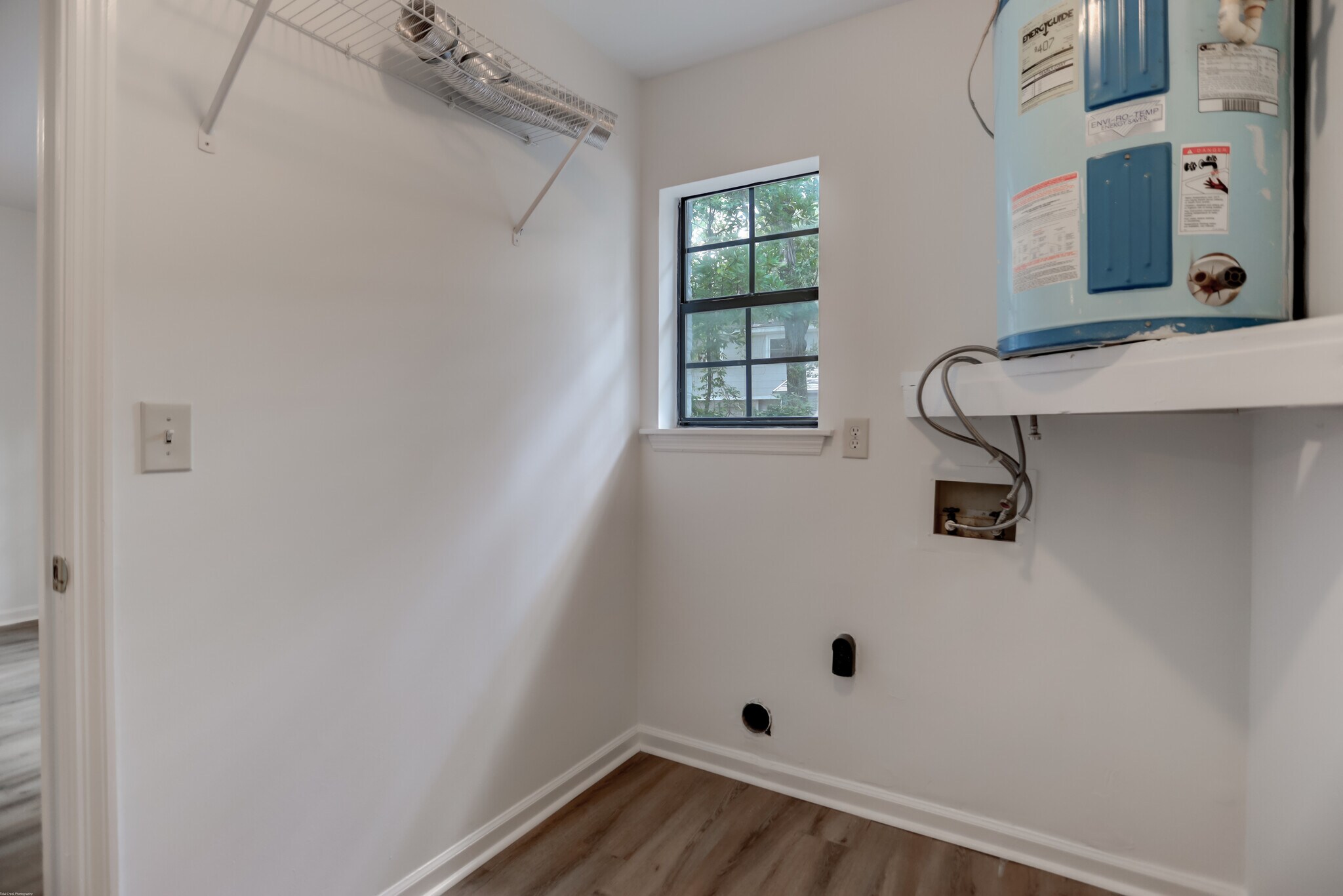 Building Photo - 1618 Poinsettia Rd