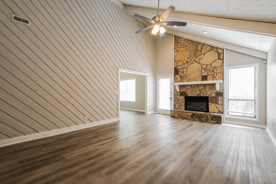 Building Photo - 8983 Habersham Dr