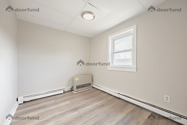 Building Photo - 4 Balloon Landing