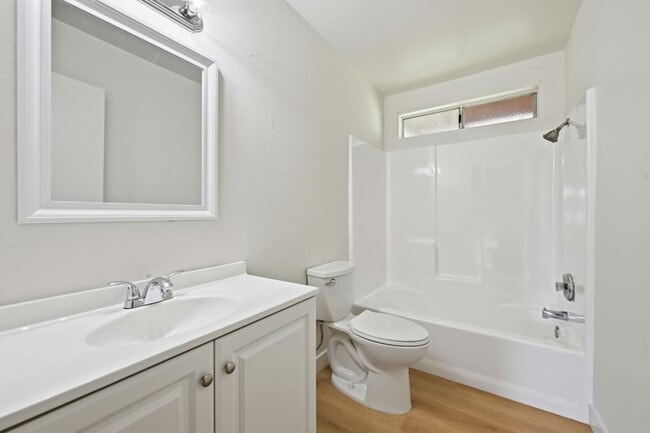 Building Photo - 5130 N River Rd