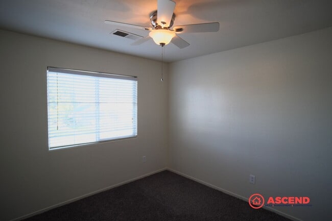 Building Photo - Stunning 2 Story Home!