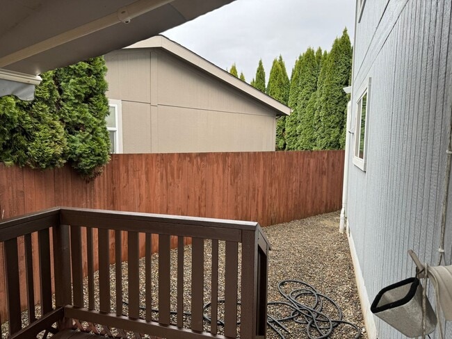 Building Photo - 3657 Rivercrest Dr