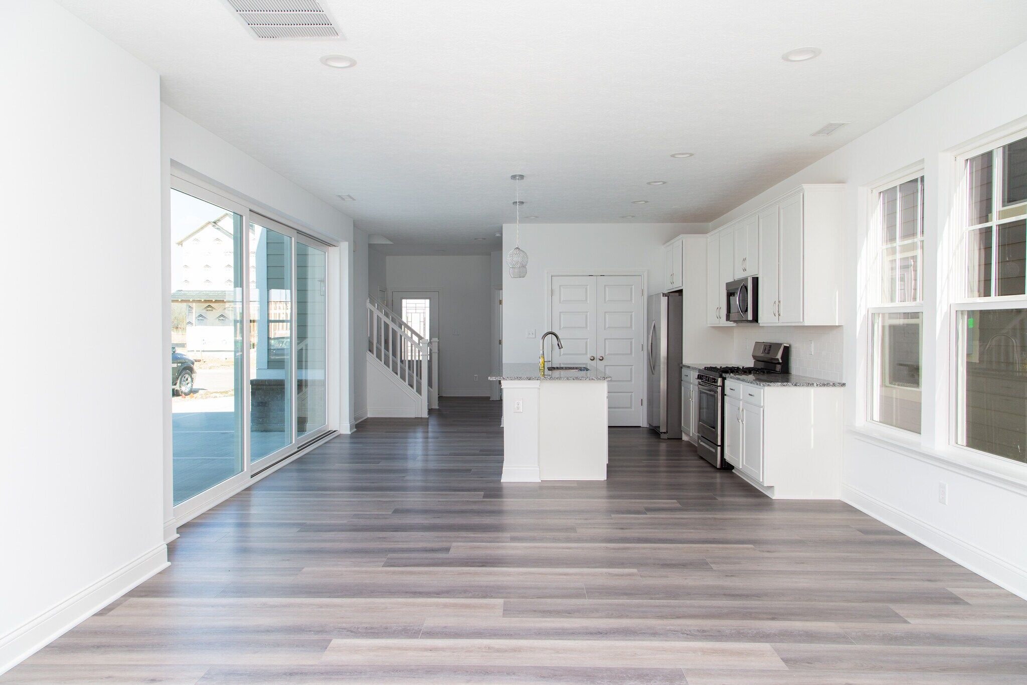 Building Photo - 14275 Larson Dr