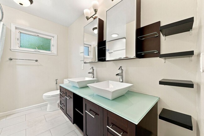 Building Photo - 12445 Green Meadow Ln
