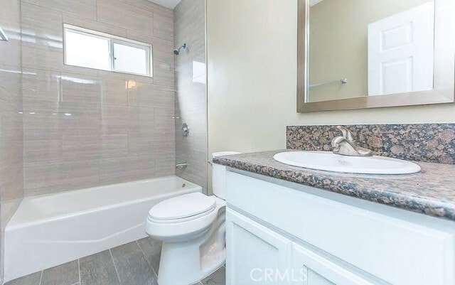 Building Photo - 229 E 84th St