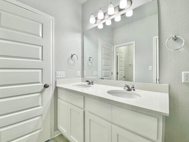Building Photo - 2420 Pecan Island Dr