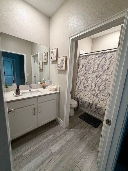 Building Photo - 9971 Campanula Ct