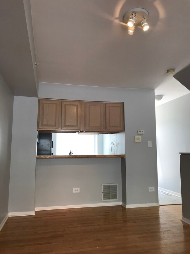 Building Photo - 5041 Warren St