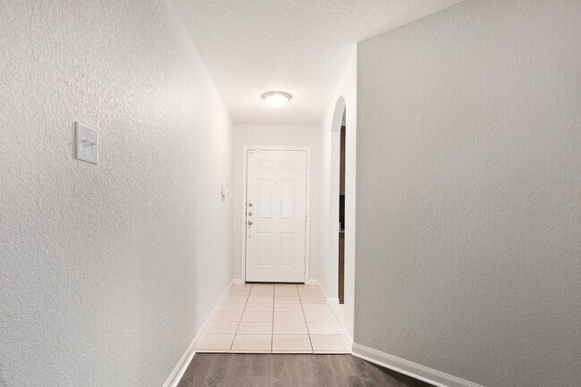Building Photo - Luckey Ranch Single Story 3 bedroom with d...