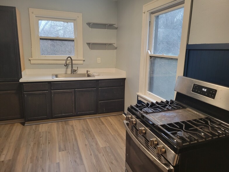 Building Photo - 20 Glenwood Ave