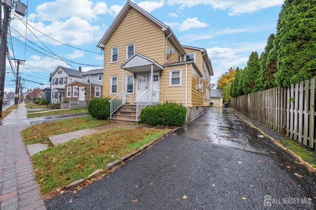 Building Photo - 6 1st Ave