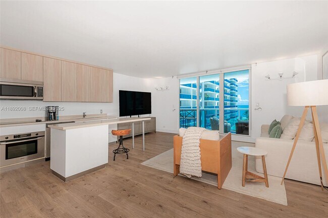 Building Photo - 2301 Collins Ave