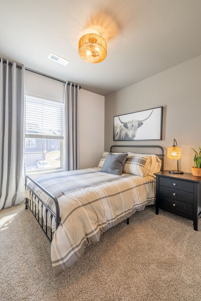 Building Photo - NEWLY RENOVATED + Washer and Dryer Included!