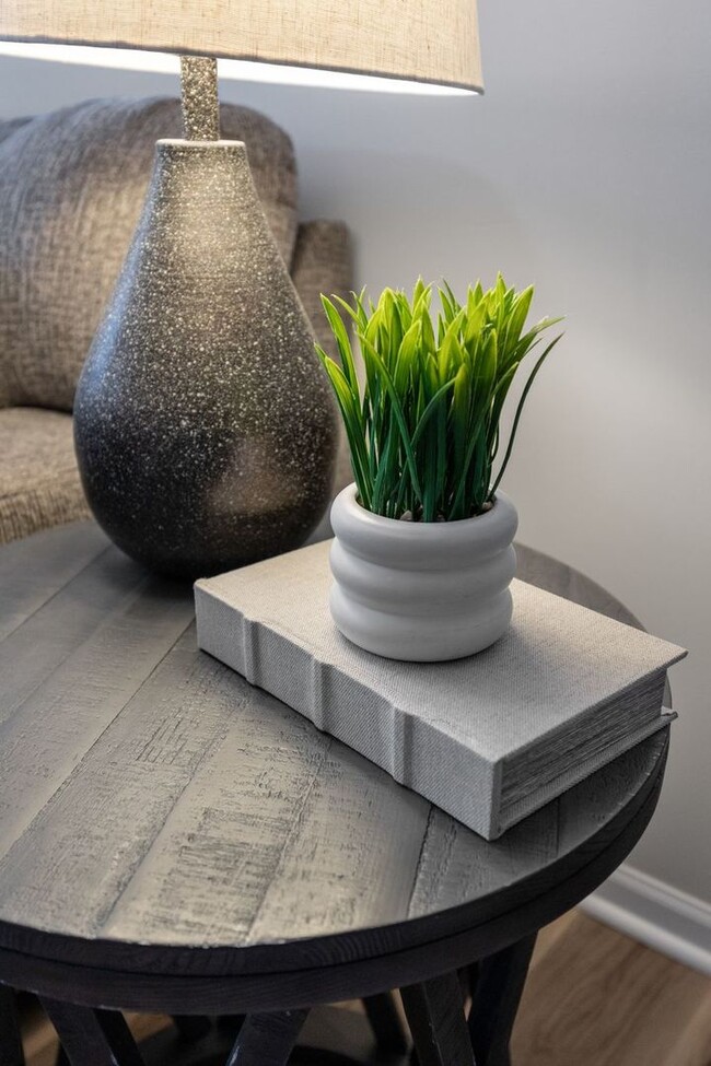 Building Photo - 8232 Concord Ln