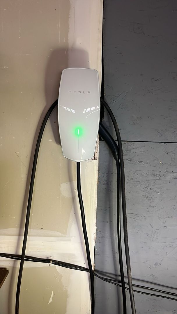 Building Photo - Beautiful 2 story 2,518 sq ft 4 bed 2.5 bath single family home